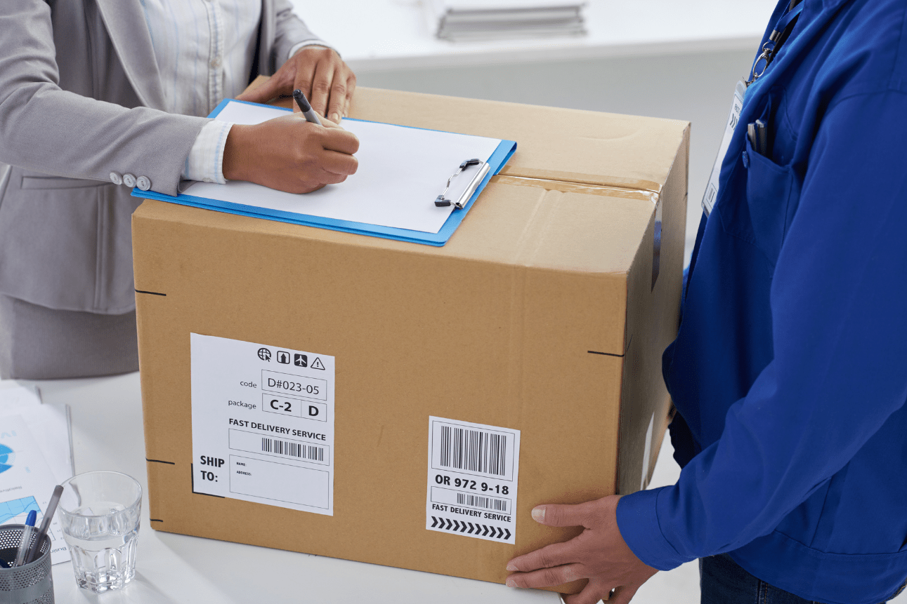 Signing delivery of a shipping box for logistics